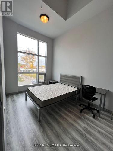 G107 - 275 Larch Street, Waterloo, ON - Indoor Photo Showing Other Room