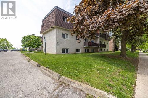 102 - 53 Conroy Crescent, Guelph, ON - Outdoor