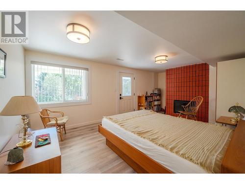13815 Gillespie Place, Summerland, BC - Indoor Photo Showing Bedroom