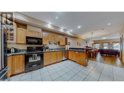 5401 Lakeshore Drive Unit# 113, Osoyoos, BC - Indoor Photo Showing Kitchen