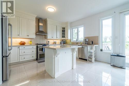 24 Upper Ridge Crescent, Brampton, ON - Indoor Photo Showing Kitchen With Stainless Steel Kitchen