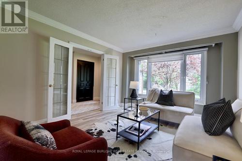 448 White Drive, Milton, ON - Indoor Photo Showing Living Room