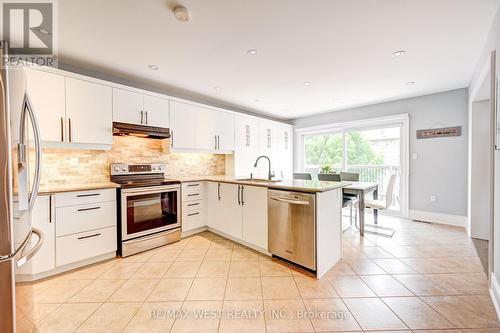 4177 Thomas Alton Boulevard, Burlington, ON - Indoor Photo Showing Kitchen With Upgraded Kitchen