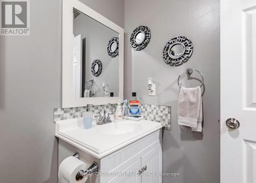 65 - 31 Parkview Drive N, Orangeville, ON - Indoor Photo Showing Bathroom