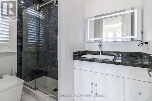 729 Queensway W, Mississauga, ON - Indoor Photo Showing Bathroom