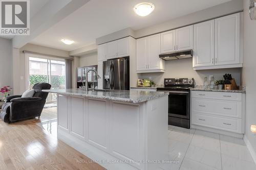 87 Humphrey Street, Hamilton, ON - Indoor Photo Showing Kitchen With Upgraded Kitchen