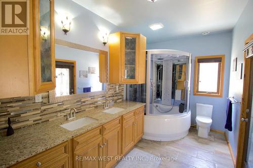 6509 Highway 11 N, North Bay, ON - Indoor Photo Showing Bathroom