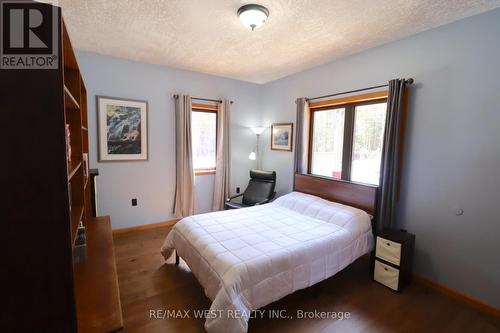 6509 Highway 11 N, North Bay, ON - Indoor Photo Showing Bedroom