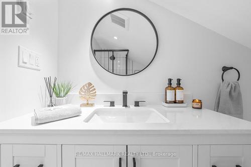 12 Shelley Drive, Kawartha Lakes, ON - Indoor Photo Showing Bathroom