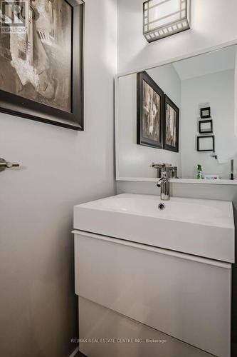 3 - 618 Barton Street, Hamilton, ON - Indoor Photo Showing Bathroom