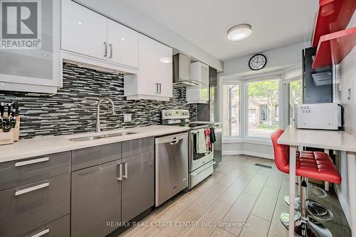 3 - 618 Barton Street, Hamilton, ON - Indoor Photo Showing Kitchen With Upgraded Kitchen