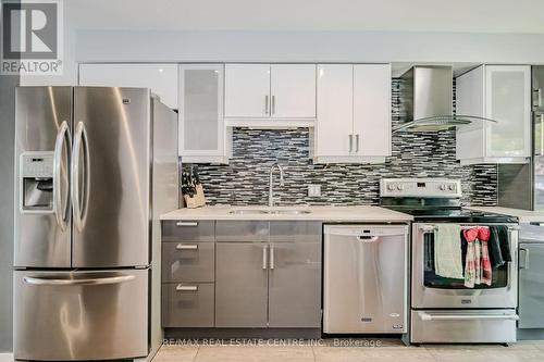 3 - 618 Barton Street, Hamilton, ON - Indoor Photo Showing Kitchen With Upgraded Kitchen