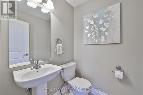 19 Richmond Park Drive, Georgina, ON - Indoor Photo Showing Bathroom