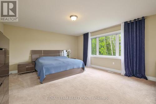 19 Richmond Park Drive, Georgina, ON - Indoor Photo Showing Bedroom