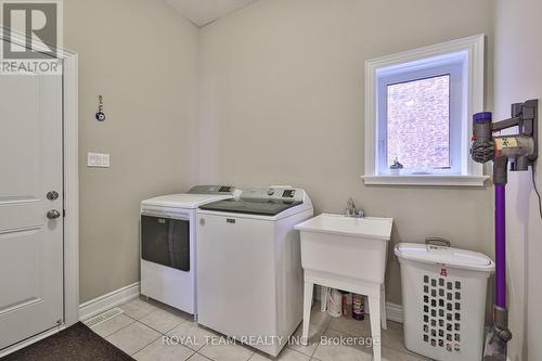 19 Richmond Park Drive, Georgina, ON - Indoor Photo Showing Laundry Room