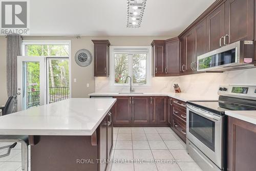19 Richmond Park Drive, Georgina, ON - Indoor Photo Showing Kitchen With Stainless Steel Kitchen With Upgraded Kitchen