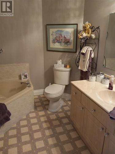 711 Bay St # 201, Sault Ste. Marie, ON - Indoor Photo Showing Bathroom