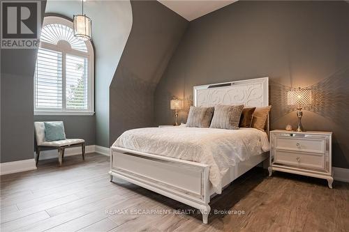 3188 Lakeshore Road, Burlington, ON - Indoor Photo Showing Bedroom