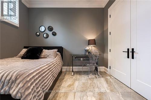 3188 Lakeshore Road, Burlington, ON - Indoor Photo Showing Bedroom