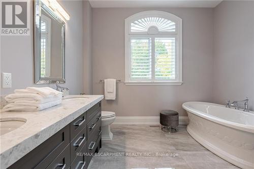 3188 Lakeshore Road, Burlington, ON - Indoor Photo Showing Bathroom