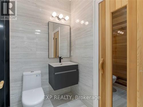 1386 Glenwood Drive, Mississauga, ON - Indoor Photo Showing Bathroom