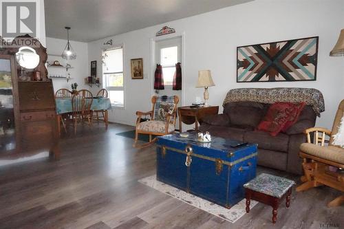 14 Third St, Cobalt, ON - Indoor Photo Showing Living Room