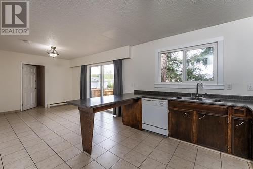 1645 Harper Drive, Prince George, BC - Indoor Photo Showing Kitchen With Double Sink