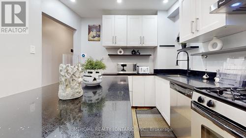 259 Claremont Street, Toronto, ON - Indoor Photo Showing Kitchen With Upgraded Kitchen