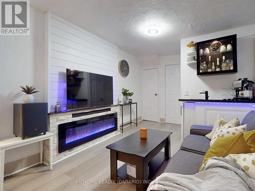 259 Claremont Street, Toronto, ON - Indoor Photo Showing Living Room