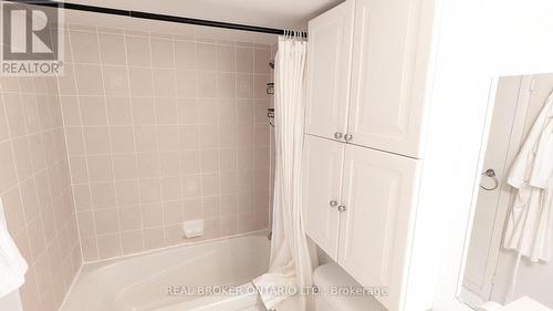 529 - 600 Fleet Street, Toronto, ON - Indoor Photo Showing Bathroom