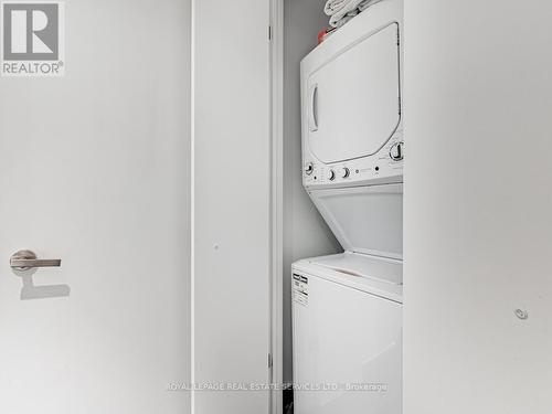 5807 - 197 Yonge Street, Toronto, ON - Indoor Photo Showing Laundry Room