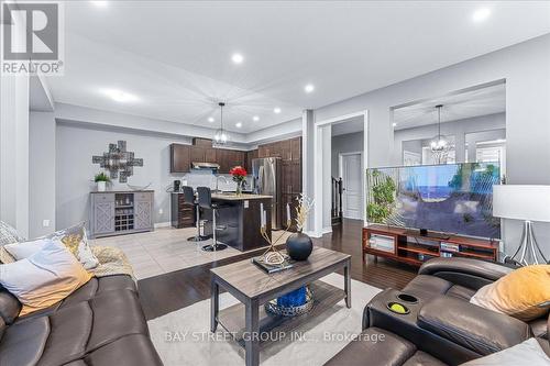 63 Tait Crescent, Clarington, ON - Indoor Photo Showing Living Room