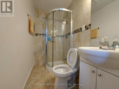 123 Sadlee Cove Crescent, Toronto, ON - Indoor Photo Showing Bathroom