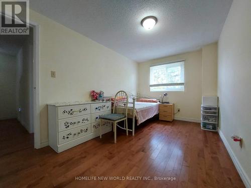 123 Sadlee Cove Crescent, Toronto, ON - Indoor Photo Showing Bedroom
