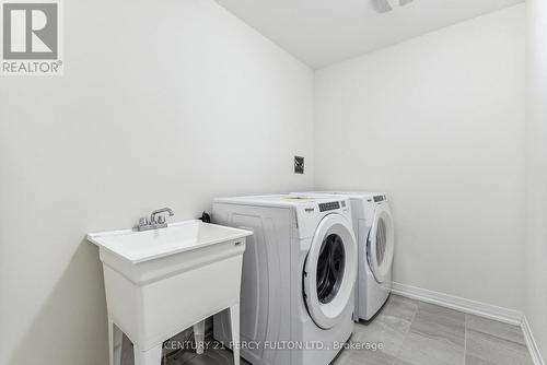 102 Turnberry Lane, Barrie, ON - Indoor Photo Showing Laundry Room