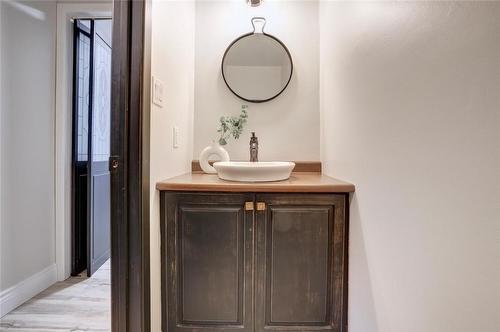 448 White Drive, Milton, ON - Indoor Photo Showing Bathroom