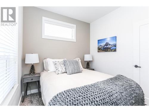 610 Academy Way Unit# 32, Kelowna, BC - Indoor Photo Showing Bedroom