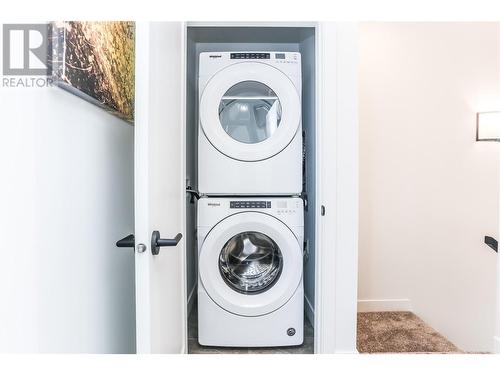 610 Academy Way Unit# 32, Kelowna, BC - Indoor Photo Showing Laundry Room