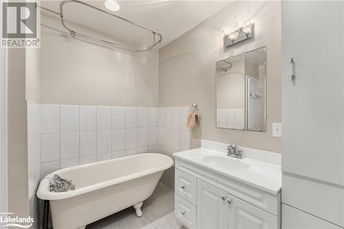 1287 Rackety Trail Road, Minden, ON - Indoor Photo Showing Bathroom