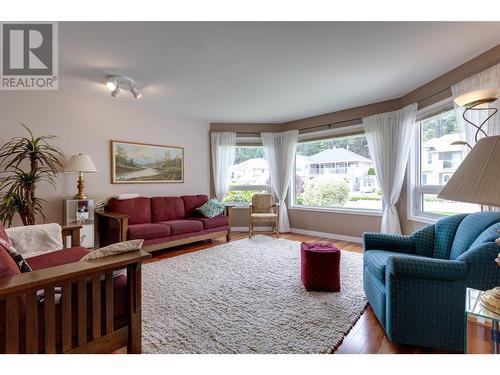 1145 Caledonia Way, West Kelowna, BC - Indoor Photo Showing Living Room