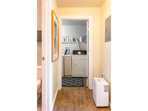 1109 Selby Street, Nelson, BC - Indoor Photo Showing Laundry Room