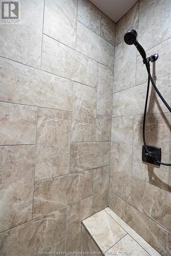 59 Red Oak Crescent, Amherstburg, ON - Indoor Photo Showing Bathroom