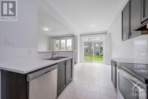 801 Regulus Ridge, Ottawa, ON - Indoor Photo Showing Kitchen With Double Sink