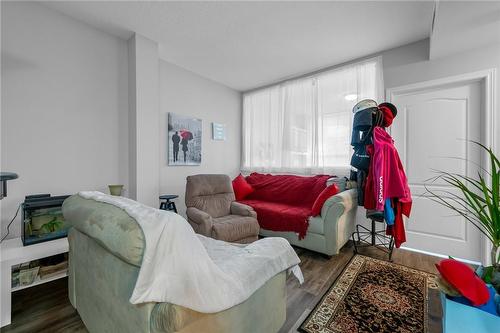 6350 Dorchester Street|Unit #113, Niagara Falls, ON - Indoor Photo Showing Living Room