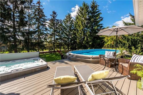 200 Green Mountain Road E, Stoney Creek, ON - Outdoor With Above Ground Pool With Deck Patio Veranda