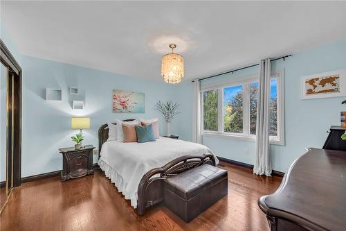 200 Green Mountain Road E, Stoney Creek, ON - Indoor Photo Showing Bedroom