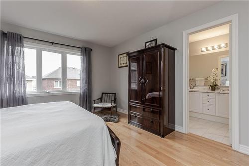 87 Humphrey Street, Waterdown, ON - Indoor Photo Showing Bedroom