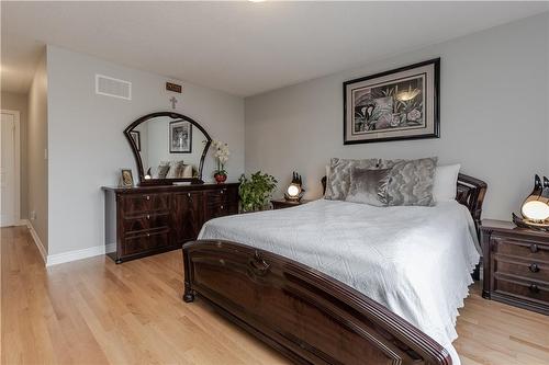 87 Humphrey Street, Waterdown, ON - Indoor Photo Showing Bedroom