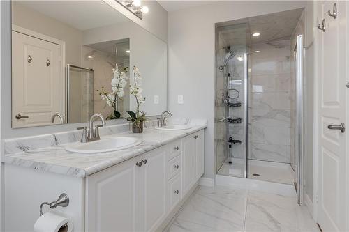 87 Humphrey Street, Waterdown, ON - Indoor Photo Showing Bathroom