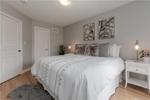 87 Humphrey Street, Waterdown, ON - Indoor Photo Showing Bedroom